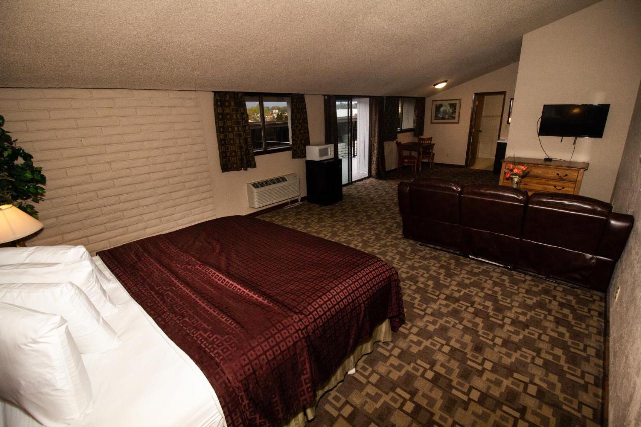Fairbridge Inn, Suites & Outlaw Conference Center - Kalispell Buitenkant foto